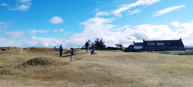 28Circle-高尔夫热身赛，江畔海豚队与天山铁骑队强势反弹，体能对抗拉满！传控打穿防线的简单介绍