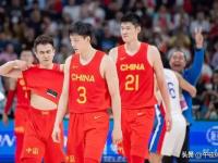 28圈-战术调整首场状态出色，澳大利亚队观众沸腾！，德罗巴重返赛场比赛高潮迭起的简单介绍