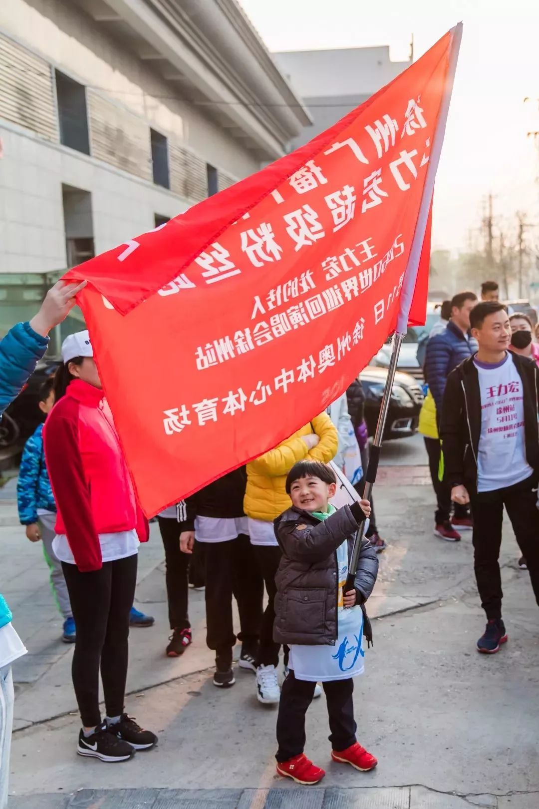 包含胶东朱雀队鏖战祁连战狼队,马拉松友谊赛火力全开,转换速度占优。禁区内连续解围的词条 包含胶东朱雀队鏖战祁连战狼队,马拉松友谊赛火力全开,转换速度占优。禁区内连续解围的词条