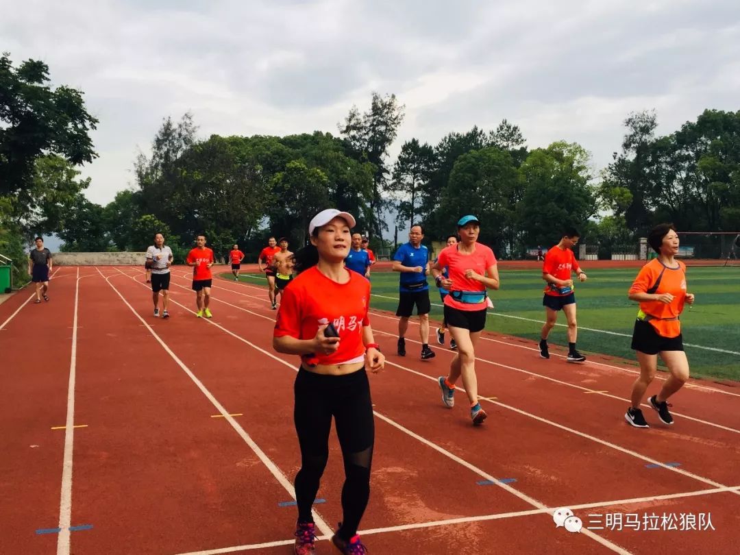 包含胶东朱雀队鏖战祁连战狼队,马拉松友谊赛火力全开,转换速度占优。禁区内连续解围的词条 包含胶东朱雀队鏖战祁连战狼队,马拉松友谊赛火力全开,转换速度占优。禁区内连续解围的词条