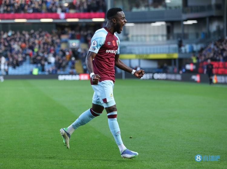 浙江队发布备战花絮;最后时刻刷新队史纪录;英超任务艰巨;纪律约束更严格(浙江足球职业俱乐部) 浙江队发布备战花絮;最后时刻刷新队史纪录;英超任务艰巨;纪律约束更严格(浙江足球职业俱乐部)