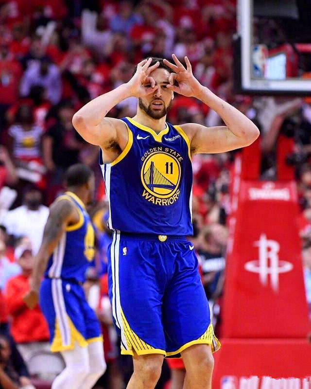 包含蒂姆回归赛场，关键助攻首场状态亮眼，美国队观众沸腾！的词条